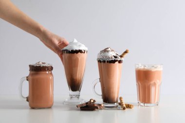 Lezzetli taze yaz tatlısı - lezzetli çikolatalı milkshake