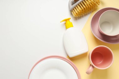 Deterjan, bulaşık ve temizlik için aksesuarlar.
