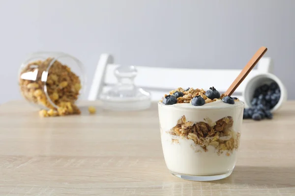 stock image Tasty and nutritious breakfast concept - muesli with yogurt