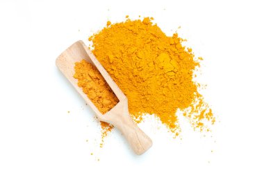 Kokulu baharat - zerdeçal, beyaz arka planda izole edilmiş.