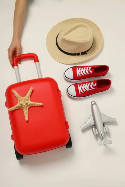 Reizen Vakantie Vakantie Samenstelling Met Koffer — Stockfoto
