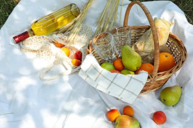 Doğada zaman geçirmek - piknik, piknik için aksesuarlar