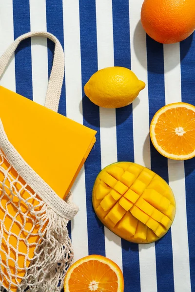 Yaz zamanı görüntü, tatil ve yaz günlerinde dinlenme.