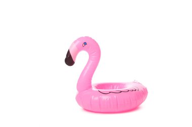 Lastik halka flamingosu beyaz arkaplanda izole edildi