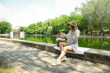 Doğada zaman geçirmek - piknik, piknik için aksesuarlar