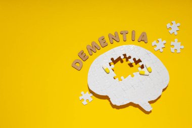 Bunama ve Parkinson hastalığı, ADHD, kafa hastalığı teması için kompozisyon, metin için alan