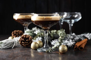 Espresso martini kokteyli, lezzetli alkol içeceği, tatlı kokteyli.
