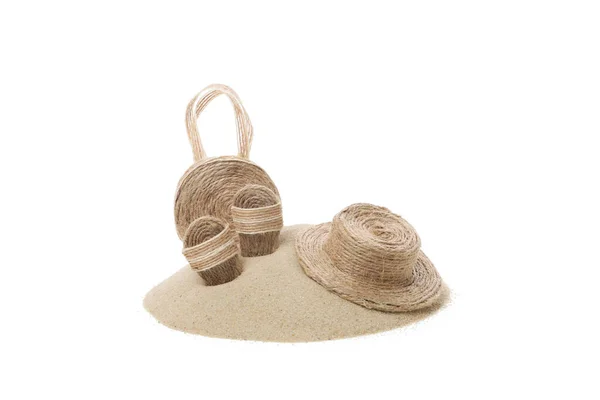 Sand Med Sommar Tillbehör Isolerad Vit Bakgrund — Stockfoto
