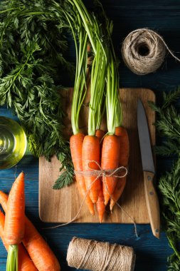 Taze havuç, hasat konsepti, üst manzara.