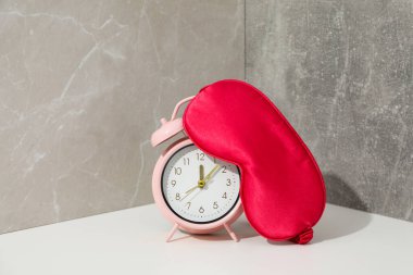 Uykusuzluk ve uyku problemleri uyku maskesi ile