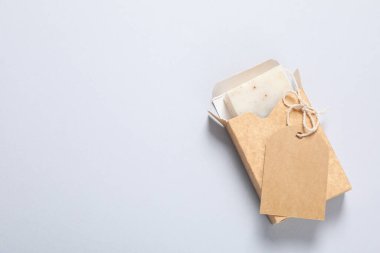 Banyo ve cilt bakım aksesuarları kavramı - sabun