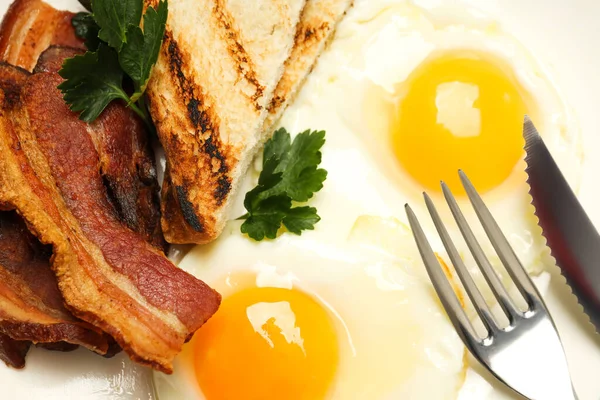 炸咸肉和鸡蛋味早餐作曲 — 图库照片