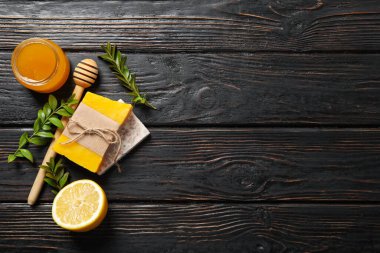 Banyo ve cilt bakım aksesuarları kavramı - sabun