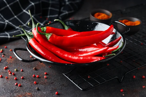 Sıcak Baharatlı Malzemeler Kavramı Kırmızı Acı Biber — Stok fotoğraf