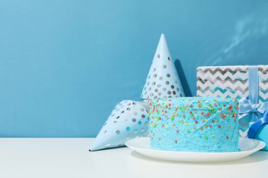 Doğum günün kutlu olsun, doğum günü pastası.