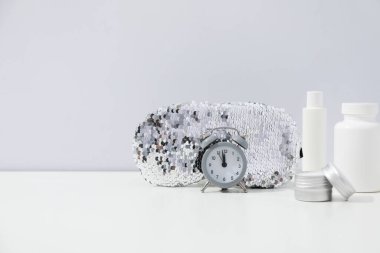 Uykusuzluk ve uyku problemleri, uyku maskesi, metin için boşluk