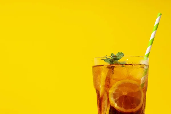 Eistee Getränk Zur Erfrischung Bei Heißem Sommerwetter — Stockfoto