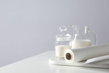 Pişirme ve pişirme için aksesuar kavramı - pişirme kağıdı