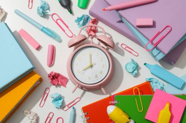 Okul eğitimi kavramı, okul aksesuarları, üst görüş