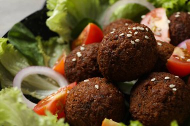 Vejetaryen yemek konsepti - falafel, lezzetli falafel topları