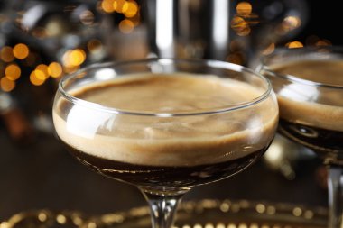 Espresso martini kokteyli, lezzetli alkol içeceği, tatlı kokteyli.