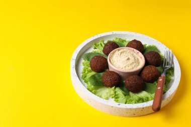 Vejetaryen yemek konsepti - falafel, lezzetli falafel topları