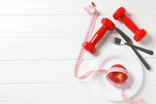 Концепция Потери Веса Здорового Питания Помощью Яблочной Измерительной Ленты — стоковое фото