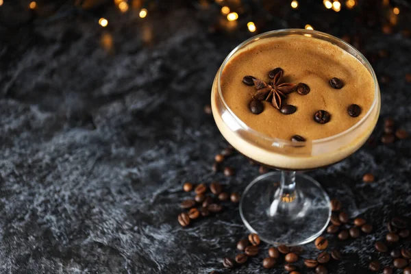Espresso Martini Cocktail Läcker Alkoholhaltig Dryck Utrymme För Text — Stockfoto