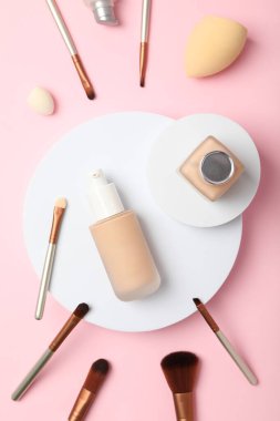 Kozmetik ve makyaj kavramı - temel, üst görünüm
