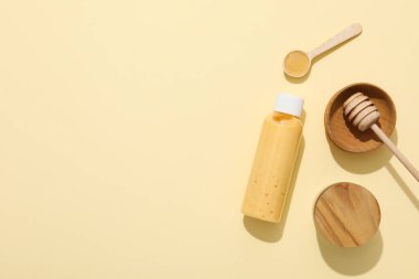 Yüz ve cilt bakım malzemeleri kavramı - Bal kozmetik