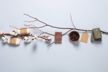 Banyo ve cilt bakım aksesuarları kavramı - sabun