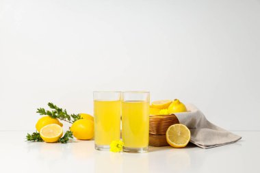 Taze yaz içeceği kavramı - Limonçello kokteyli
