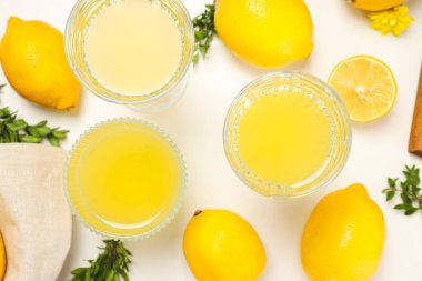 Taze yaz içeceği kavramı - Limonçello kokteyli