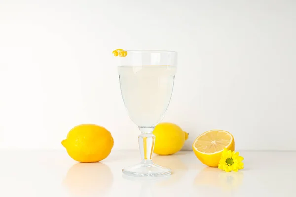 Begreppet Färsk Sommardryck Limoncello Cocktail — Stockfoto