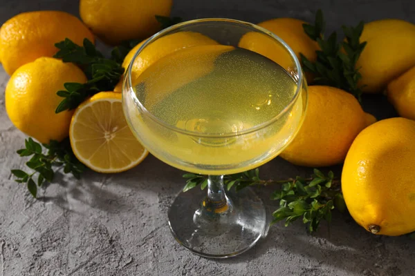 Concepto Bebida Fresca Verano Cóctel Limoncello —  Fotos de Stock
