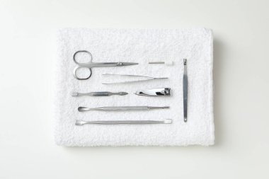 Tırnak sanatı kavramı, pedikür ve manikür aletleri.