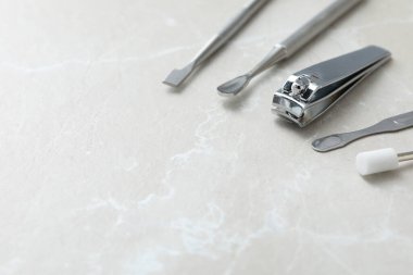 Tırnak sanatı kavramı, pedikür ve manikür aletleri.