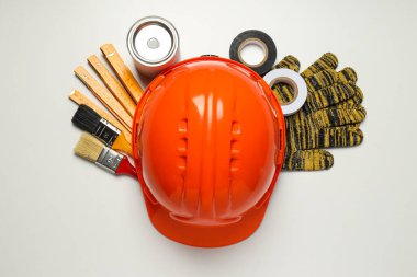 Farklı iş aksesuarları, mühendislik malzemeleri ve araçları kavramı