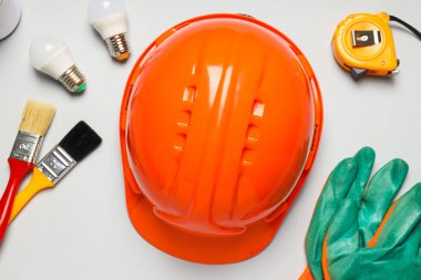 Farklı iş aksesuarları, mühendislik malzemeleri ve araçları kavramı