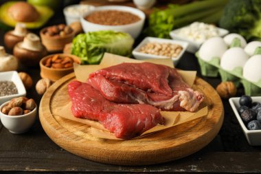 Farklı ürünler, market konsepti, yemek malzemeleri.