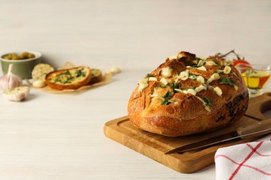 Lezzetli fırın ürünü - sarımsaklı ekmek, ev yapımı ekmek