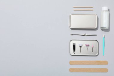 Tırnak sanatı kavramı, pedikür ve manikür aletleri.