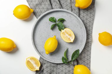 Lezzetli turunçgil meyvesi kavramı. Lezzetli limon.