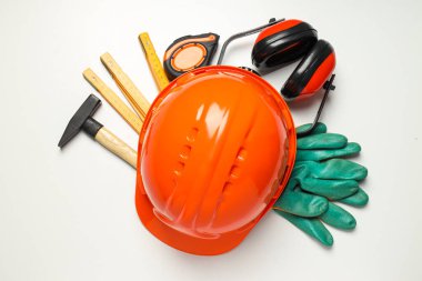 Farklı iş aksesuarları, mühendislik malzemeleri ve araçları kavramı