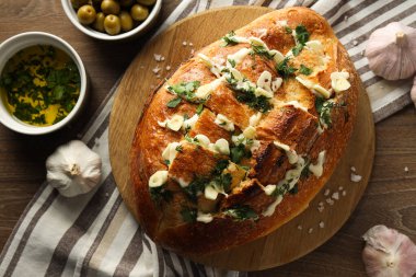 Lezzetli fırın ürünü - sarımsaklı ekmek, ev yapımı ekmek