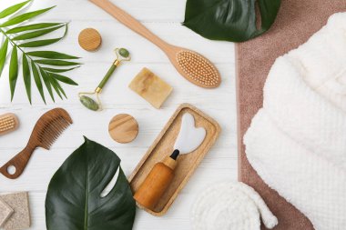 Banyo aksesuarları ve malzemeler, bornozlu kompozisyon