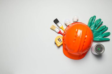 Farklı iş aksesuarları, mühendislik malzemeleri ve araçları kavramı