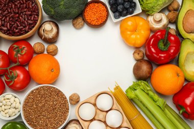 Farklı ürünler, market konsepti, yemek malzemeleri.