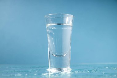 Sert alkollü içecek kavramı - votka içeceği