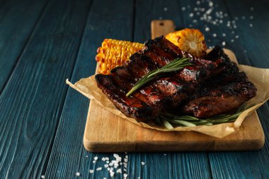 Lezzetli kızarmış yemek - ızgara pirzola, lezzetli kızarmış et